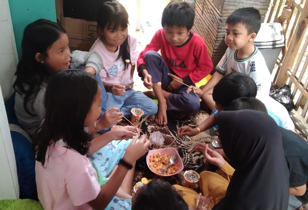 PP MBBchildregn%20Eatin.jpeg